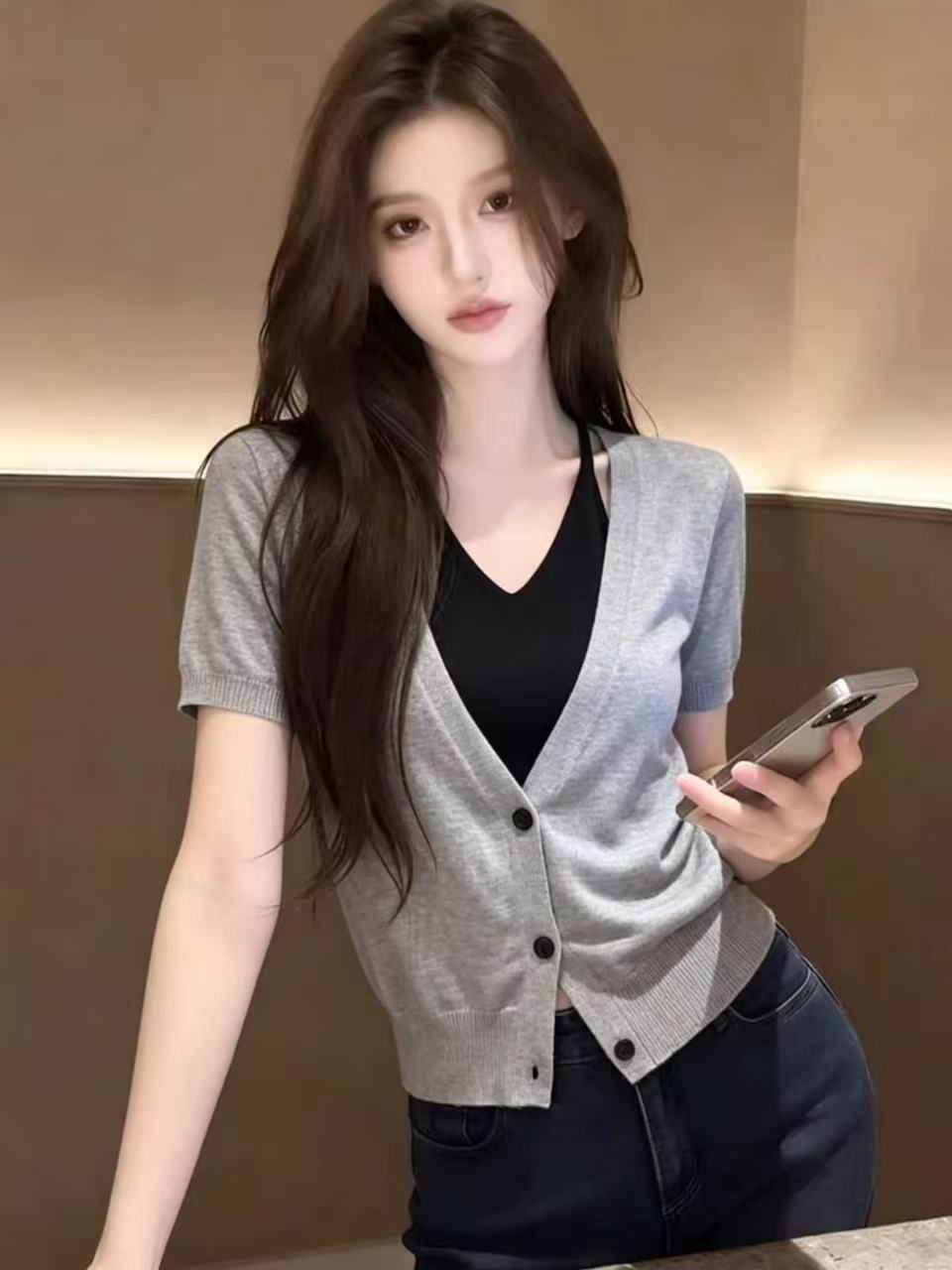 배색 페이크 레이어드 행침 목 V넥 니트 반팔 여성 여름 2026 새로운 얇은 스타일 니트 스웨터 캐주얼 다용도 맨위