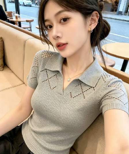 세련된 단색 라운드 넥 홀로우 아웃 반팔 니트 스웨터 여성 2026 여름 새로운 몸매 가꾸기 슬림해 보이는 고유 한 아름다운 맨위