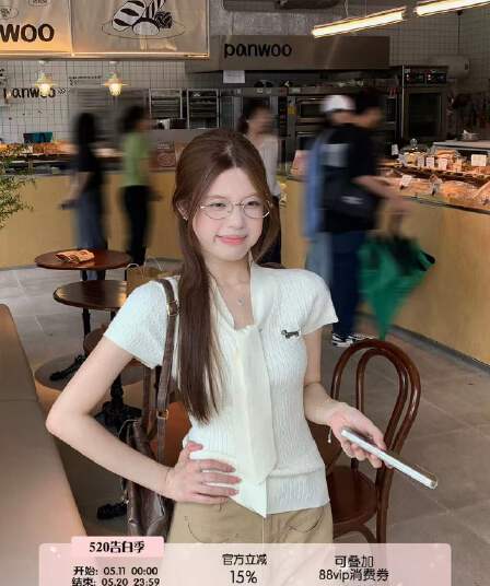 우 77 스카프 칼라 닥스 훈트 자수 니트 반팔 여성 여름 한 부서 쇼트 스타일 다용도 몸매 가꾸기 슬림해 보이는 티셔츠 맨위