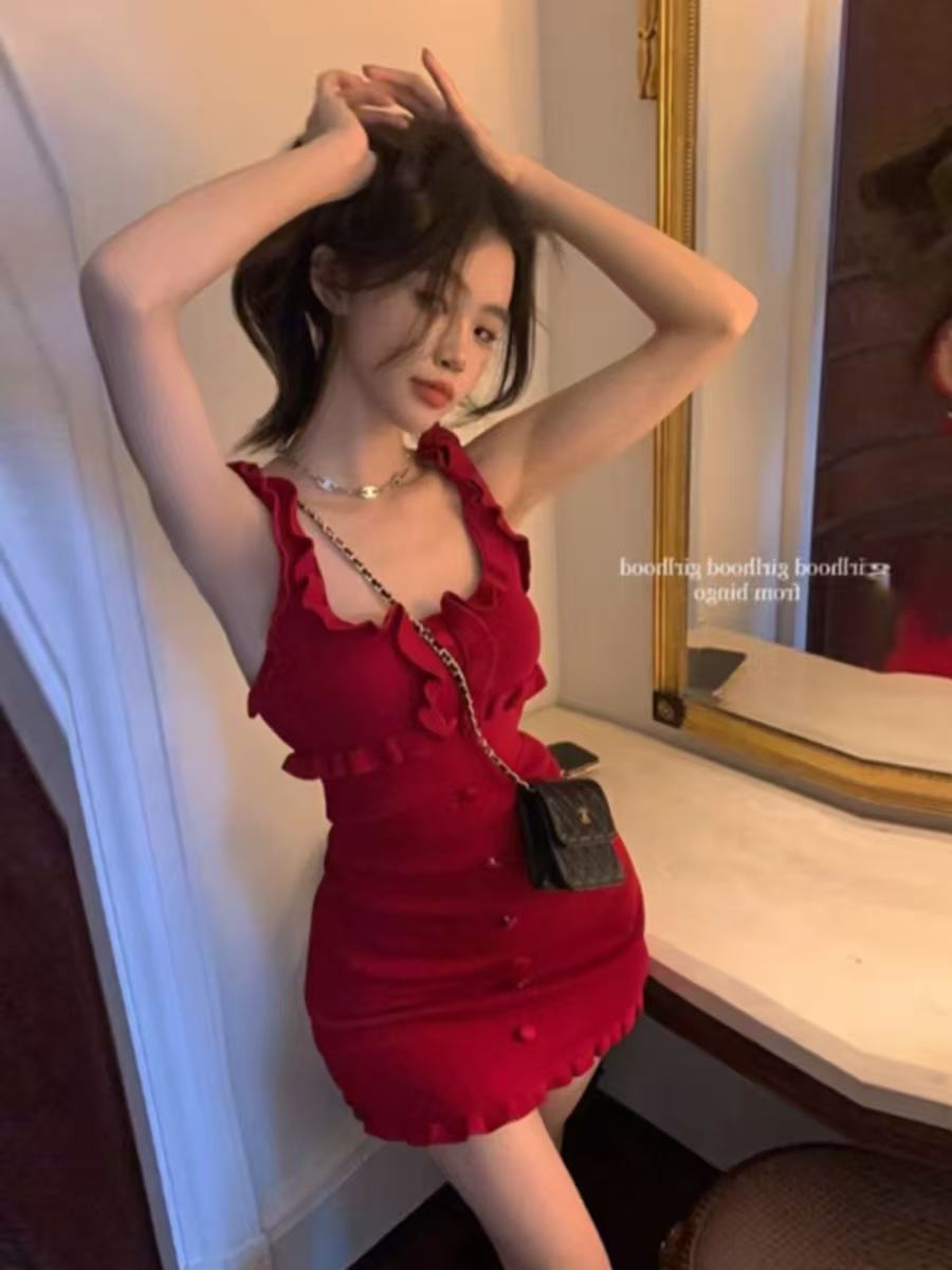 순수한 욕망 달콤한 매운맛 프릴 니트 슬립 여성 드레스 여름 디자인 센스 작은 대중 몸매 가꾸기 빨간색 타이트 스커트 미니 스커트