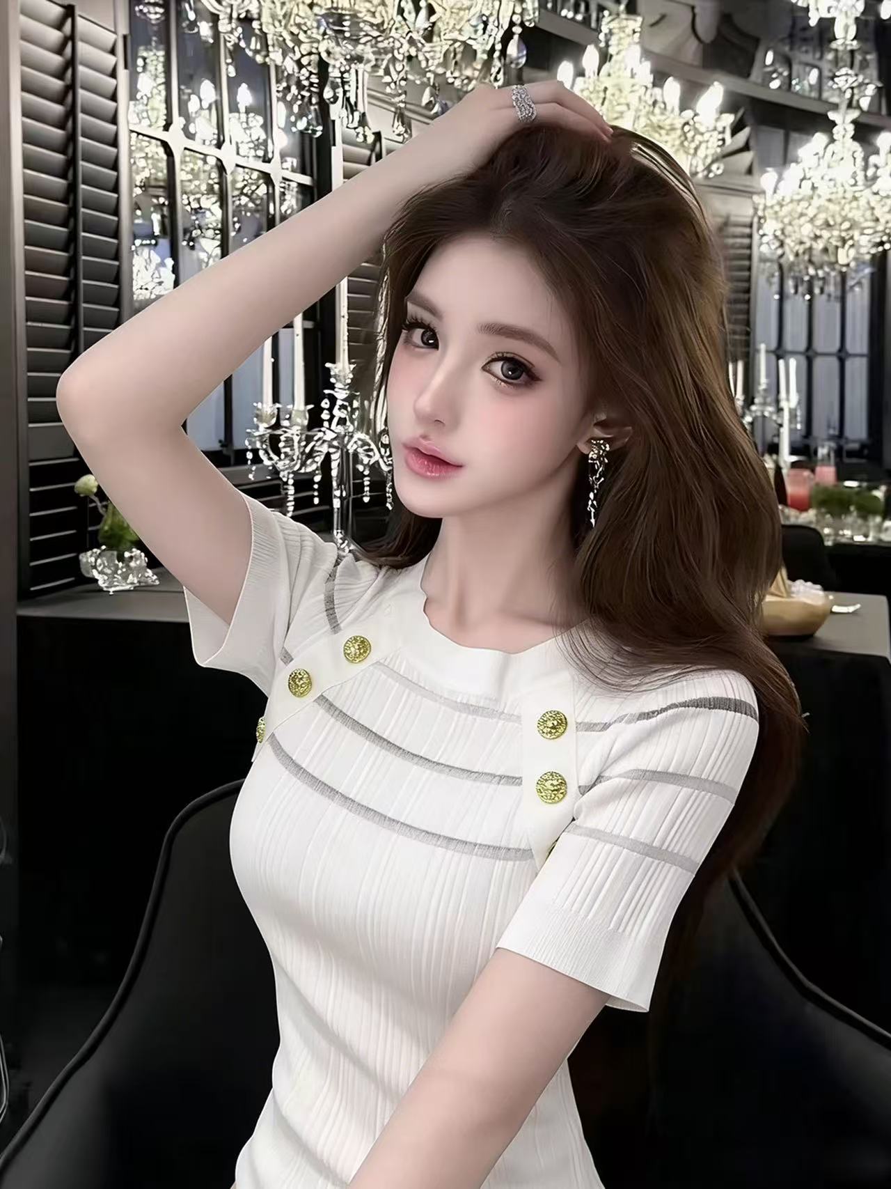 금속 버클 라운드 넥 반팔 니트 스웨터 여성 여름 새로운 패션 풀오버 몸매 가꾸기 슬림해 보이는 스트라이프 디자인 센스 맨위