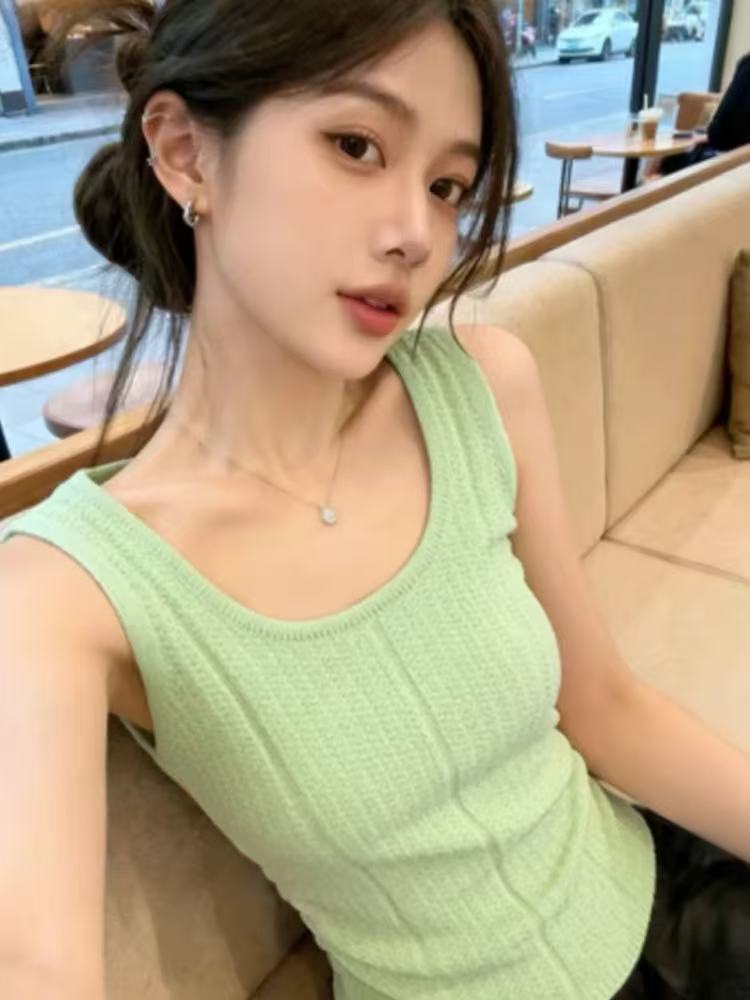한 부서 레트로 민소매 니트 조끼 여성 2026 여름 새로운 녹색 슈퍼 몸매 가꾸기 슬림해 보이는 다용도 출퇴근 맨위