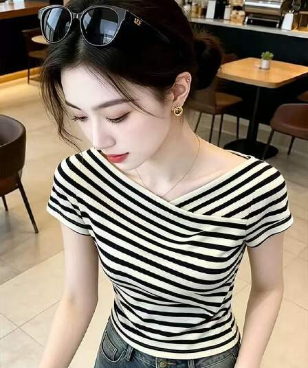 프랑스식 미니멀리즘 패션 디자인 센스 기본 셔츠 고유 한 외국 가스 몸매 가꾸기 슬림해 보이는 스트라이프 반팔 티셔츠 여성 의류 맨위