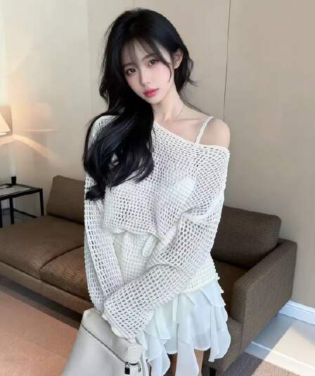 느긋한 바람 얇은 스타일 홀로우 아웃 시스루 니트 스웨터 티셔츠 루즈핏 자외선 차단 블라우스 품격 섹시함 비스듬한 어깨 긴팔 맨위