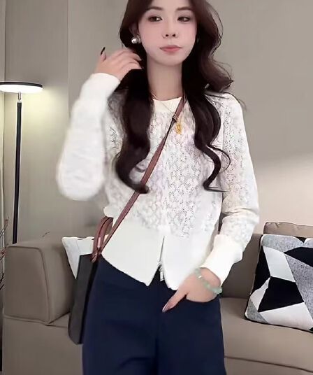 프랑스식 화이트 홀로우 아웃 자카드 니트 스웨터 여성 2026 새로운 가을 고급 품격 몸매 가꾸기 슬림해 보이는 풀오버 맨위