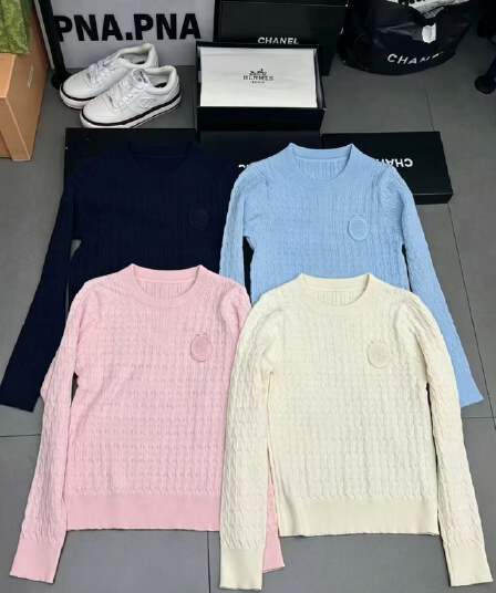 작은 샤넬 스타일 자수 POLO 칼라 꽈배기 스웨터 여자 가을 겨울 2026 새로운 외국 가스 연령 감소 니트 스웨터 긴팔 맨위