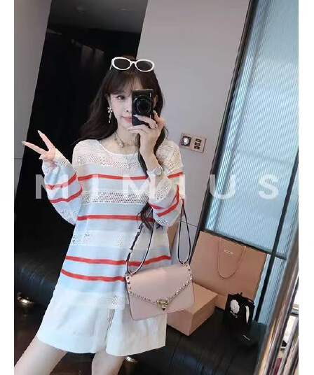 수영하다 사슴 사슴 대나무 마디 마 한 부서 연령 감소 스트라이프 홀로우 아웃 긍정적 인 어깨 긴팔 티셔츠 여성 가을 루즈핏 슬림해 보이는 라운드 넥 맨위