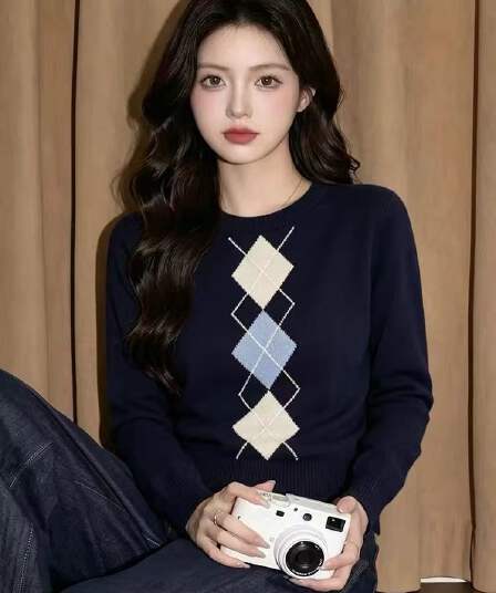 2026 가을 새로운 레트로 외국 가스 디자인 센스 슬림해 보이는 풀오버 링 그리드 긴팔 라운드 넥 니트 스웨터 여성 의류 맨위