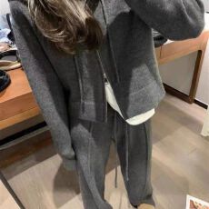 批发<b class='q'>秋</b>冬新款高级感时尚开衫连帽短款上衣休闲阔腿裤两件套潮