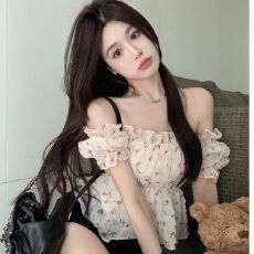 碎花短袖雪纺衫女夏季法式别致甜美性感小衫一字肩锁骨上衣女