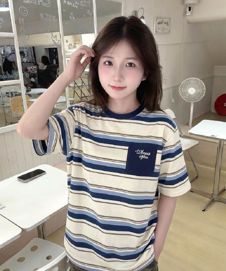 순면 스트라이프 반팔 티셔츠 여성 여름 새로운 한 부서 중간 길이 루즈핏 주머니 자수 라운드 넥 맨위