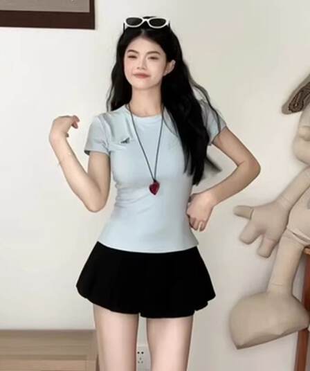 원본 품질 뒤로 홀로우 아웃 자수 화이트 반팔 티셔츠 슬림해 보이는 긍정적 인 어깨 의류