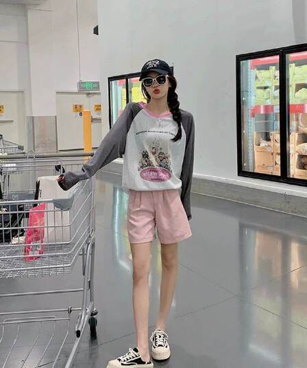원본 품질 연령 감소 배색 프린트 긴팔 티셔츠 여성 가을 얇은 스타일 루즈핏 맨위