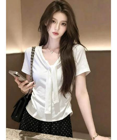 반팔 티셔츠 여성 의류 여름 새로운 디자인 센스 단색 허리 수축 슬림해 보이는 페이크 레이어드 숄 V넥 맨위