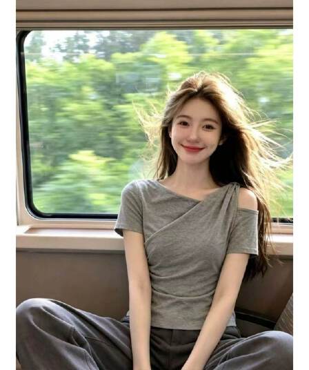 와 사고 방식 모달 260 그램 1 1 한 부서 미니멀리즘 회색 오프숄더 비스듬한 칼라 반팔 티셔츠 여성