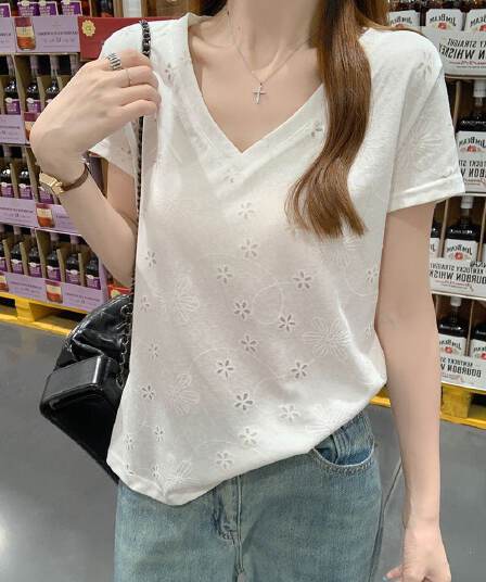 반팔 티셔츠 여성 의류 여름 새로운 한 부서 디자인 센스 슬림해 보이는 단색 자수 홀로우 아웃 V넥 맨위