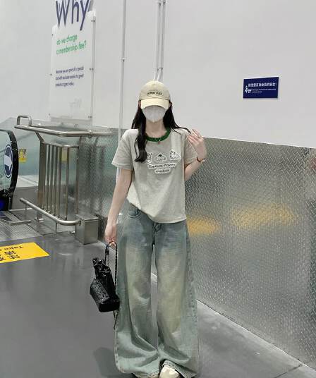 반팔 티셔츠 여성 의류 여름 새로운 트렌디 한 부서 디자인 센스 만화 자수 배색 라운드 넥 맨위