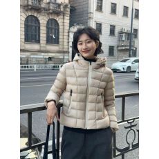 批发周小雅米色时尚2025年冬季新款收腰显瘦排骨保暖白鹅绒羽绒服女