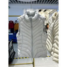 批发2026秋冬新款90白鸭绒立领羽绒马甲女短款修身显瘦轻薄外穿背心潮