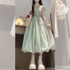 批发薄荷绿色无袖<b class='q'>连衣裙</b>子女装夏季2026新款海边度假收腰显瘦花苞长裙