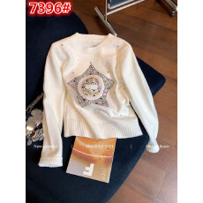 批发奶白色五角星<b class='q'>刺绣</b>烫钻圆领毛衣女2025冬季新款高级感气质软糯<b class='q'>上衣</b>