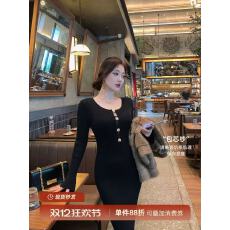 批发林关关黑色针织连衣裙<b class='q'>冬</b>季法式小资气质修身包臀裙毛衣内搭打底裙