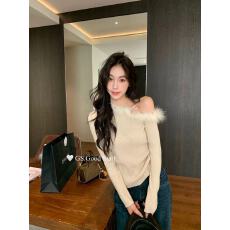 GS.GOOD START氛围十足秋冬温柔纯欲风毛领露肩针织衫