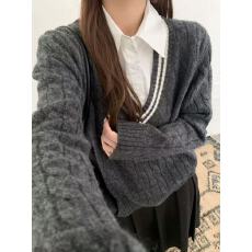 批发欧货2025<b class='q'>冬</b>季新款翻领寸衫领拼接假两件羊毛针织衫上衣女时尚百搭