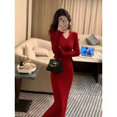 批发红茶风连衣裙今年流行的<b class='q'>裙子</b>超好看名媛御姐风包臀针织毛衣长裙秋