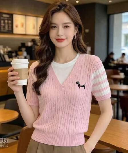 여름 새로운 라운드 넥 페이크 레이어드 가슴 강아지 자수 꽈배기 반팔 니트 맨위 몸매 가꾸기 슬림해 보이는