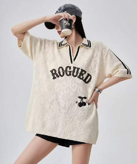 캐주얼 바람 가을 어깨 소매 알파벳 티셔츠 2026 년 여름 새로운 디자인 센스 POLO 칼라 루즈핏 중간 길이 맨위