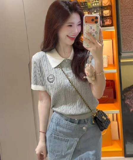 한 부서 배색 POLO 칼라 자수 꽈배기 반팔 니트 스웨터 여성 여름 새로운 고급 센스 연령 감소 아름다운 맨위