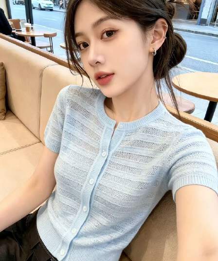 한 부서 라운드 넥 싱글 줄 버튼 마이크로 ~을 통해 얇은 스타일 반팔 니트 오픈 가디건 여성 2026 여름 새로운 몸매 가꾸기 슬림해 보이는 맨위