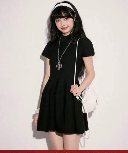 cream kitten 블랙 베리 사탕 검정색 허리 수축 니트 여성 드레스 여름 슬림해 보이는 반팔 짧은 치마