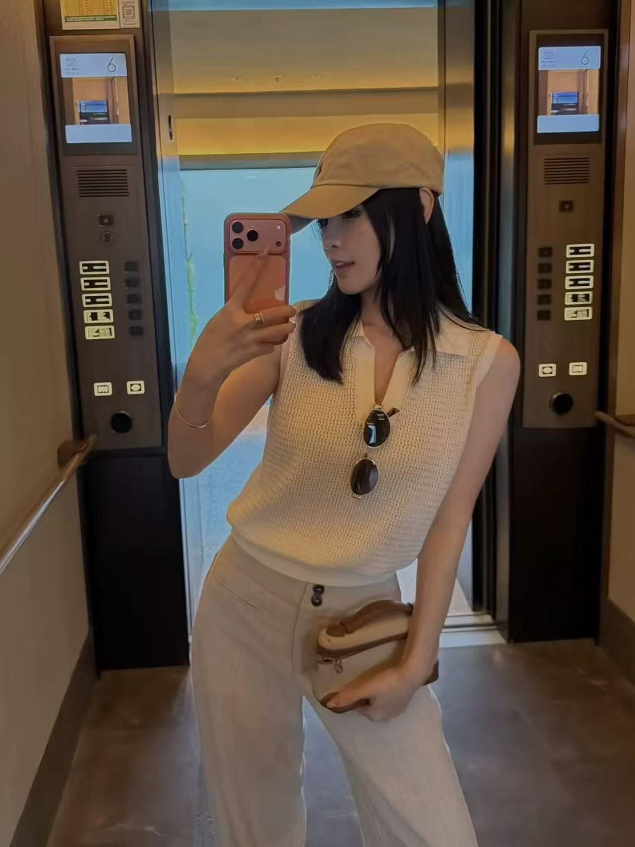 프랑스식 얼음 실크 홀로우 아웃 POLO 칼라 민소매 조끼 여성 여름 고유 한 품격 루즈핏 슬림해 보이는 다용도 어깨 맨위