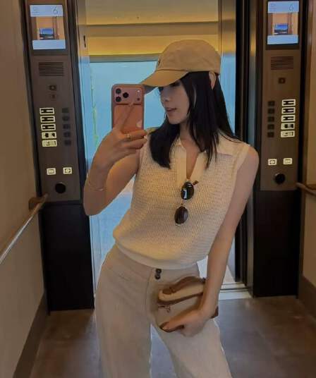 프랑스식 얼음 실크 홀로우 아웃 POLO 칼라 민소매 조끼 여성 여름 고유 한 품격 루즈핏 슬림해 보이는 다용도 어깨 맨위