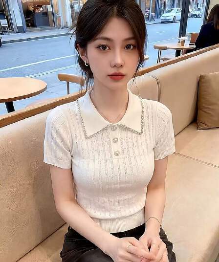 부드러운 파란색 작은 샤넬 스타일 다이아몬드 세팅 POLO 칼라 반팔 티셔츠 여성 봄 여름 새로운 잘 생긴 얼음 실크 니트 스웨터 맨위