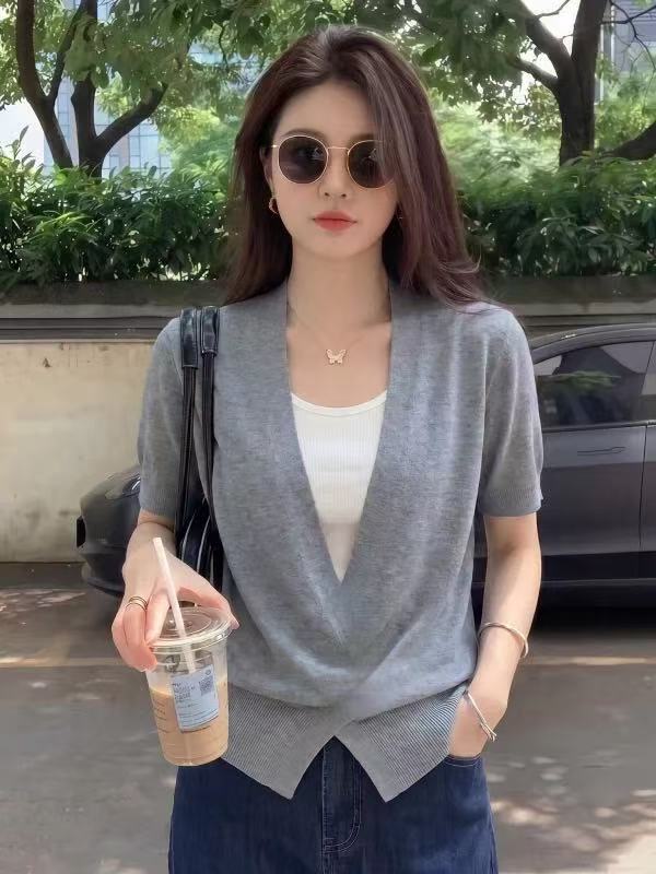 회색 페이크 레이어드 긍정적 인 어깨 반팔 티셔츠 여성 2026 새로운 여름 빅 사이즈 지방 mm 허리 수축 슬림해 보이는 불규칙 맨위
