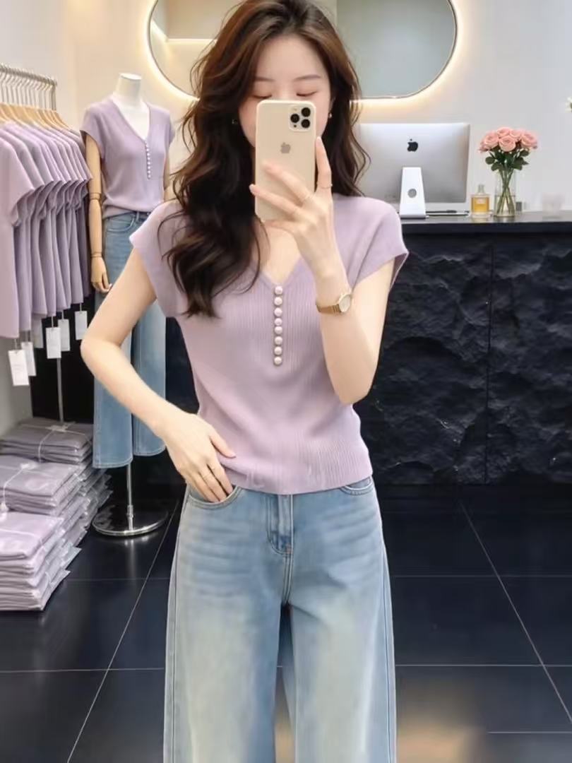부드러운 바람 보라색 V넥 작은 날다 소매 짠 셔츠 여성 2026 여름 빅 사이즈 지방 mm 몸매 가꾸기 품격 긍정적 인 어깨 의류