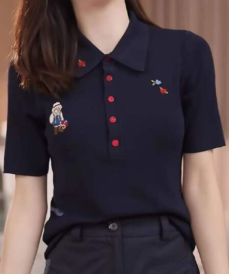 만화 작은 곰 자수 폴로 칼라 반팔 티셔츠 여성 2026 여름 새로운 캐주얼 다용도 슬림해 보이는 POLO 셔츠 맨위