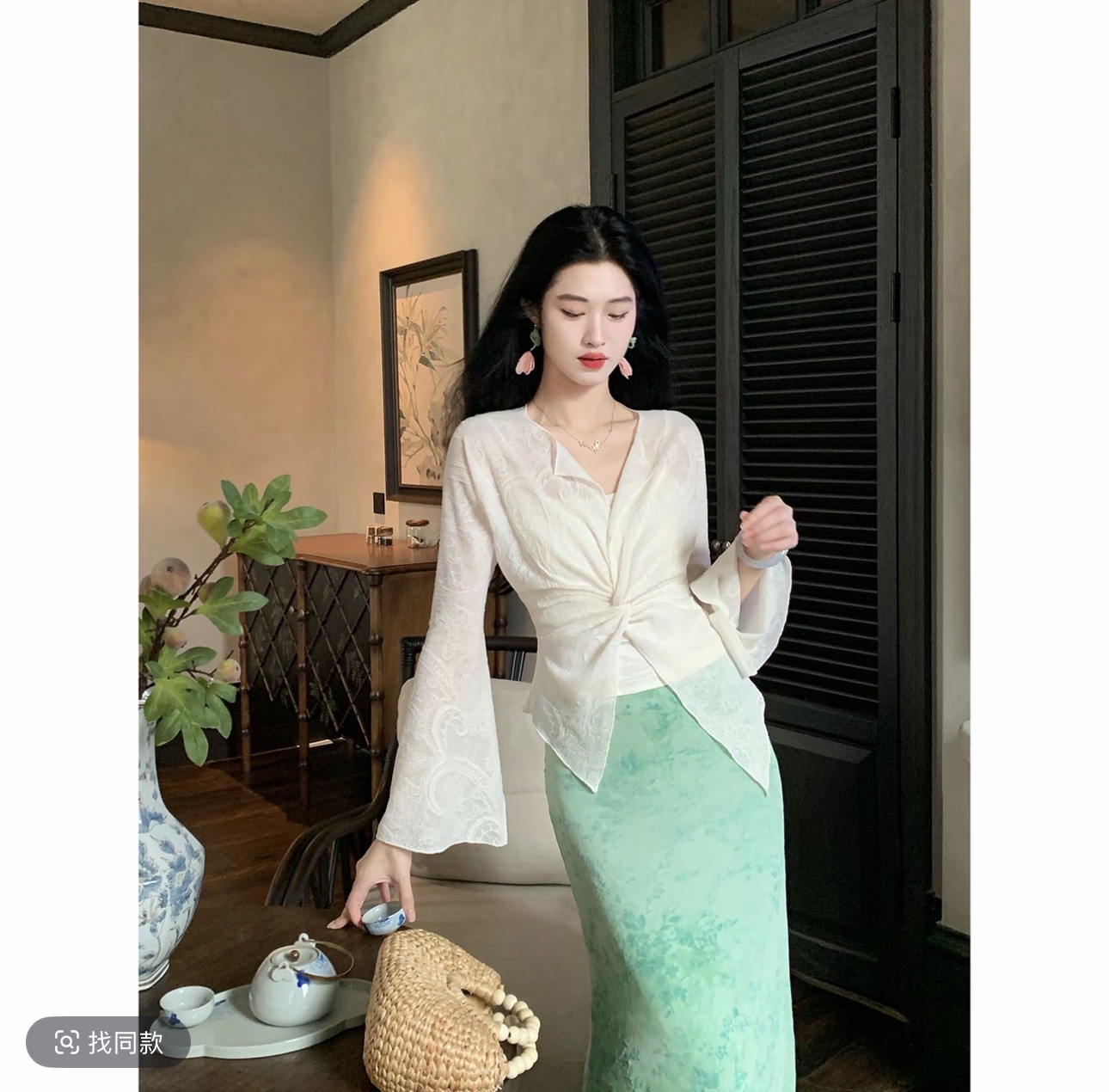 링 茜 거만한 와우 달빛 흰색 바람 요금 새로운 중식 레트로 품격 비틀림 허리 수축 맨위 녹색 염색 자카드 반 스커트 세트