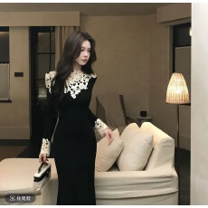 批发木子李的李砚上霜白高级感黑白蕾丝拼接<b class='q'>长袖</b>连衣裙镂空钩花长裙