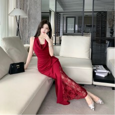 批发实拍红茶花蕾女人味设计感修身性感V领新中式国风复古气质<b class='q'>连衣裙</b>