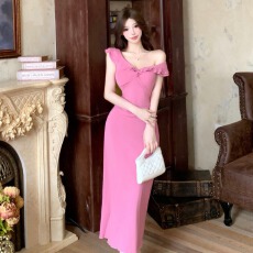 批发实拍玫粉色修身V领小飞袖<b class='q'>连衣裙</b>女<b class='q'>荷叶边</b>显瘦性感包臀洋气包臀裙