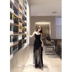 批发实拍超仙海边度假吊带连衣裙不规则<b class='q'>长裙</b>子女高级感收腰显瘦<b class='q'>长裙</b>