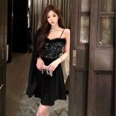 批发实拍法式气质名媛打底连衣<b class='q'>裙</b>高级感超好看内搭亮片毛毛生日<b class='q'>礼服</b><b class='q'>裙</b>