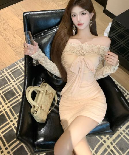 실사 오프숄더 스트랩 긴팔 드레스 복장 레이스 조각 허리 수축 치마 순수한 욕망 바람 몸매 가꾸기 타이트 스커트 미니 스커트