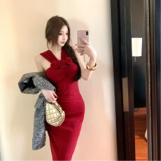 批发实拍名媛法式气质绝美惊艳性感一字肩挂脖花朵高级感显瘦包臀长裙