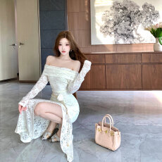 批发实拍小性感露肩一字肩<b class='q'>连衣裙</b>修身显瘦高级感开叉内搭长裙送腰带