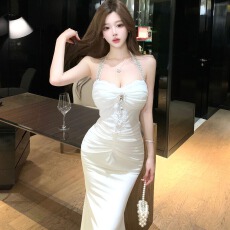 实拍名媛高端轻奢法式小众绝美礼服蕾丝花边拼接钉钻性感挂脖长裙